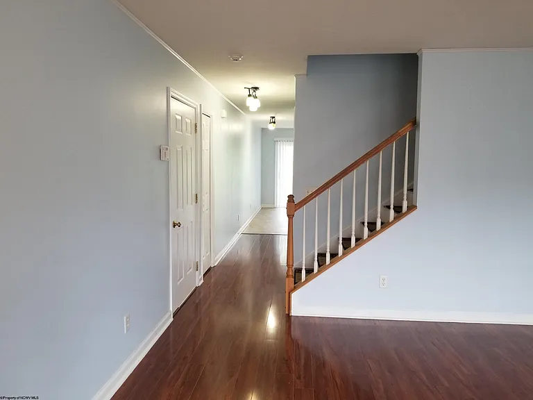 136 Barrington Ct — Photo 5