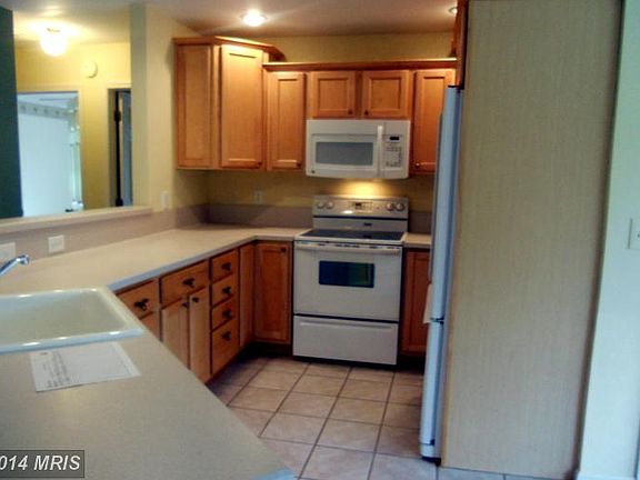5th image of 27 Dogwood Manor Dr