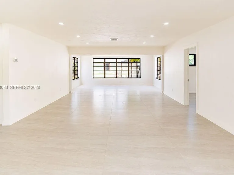 19390 Whispering Pines Rd — Photo 8
