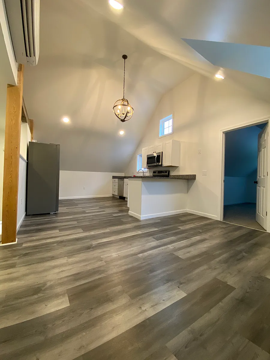 Building Photo - 32 Elmwood Ave #2
