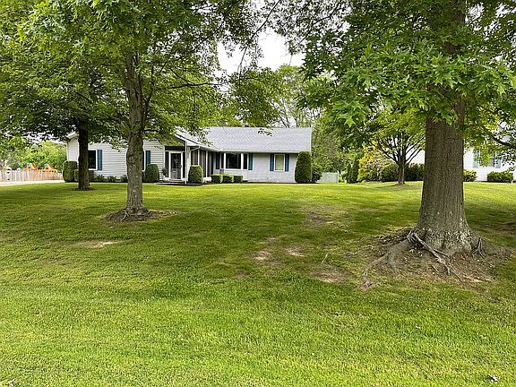 3rd image of 339 Beverly Dr