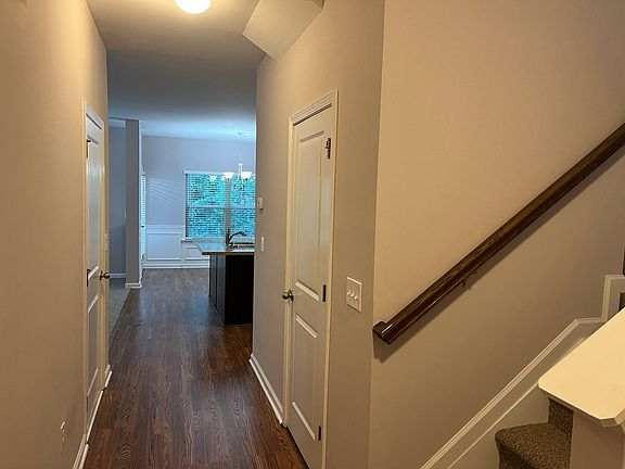 5th image of 31 Trotter Ct