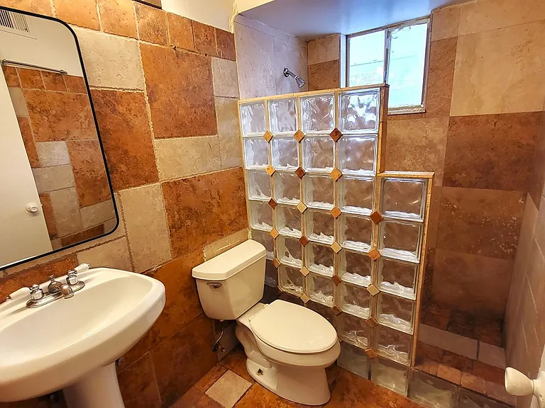 913 E Spence Ave — Photo 11