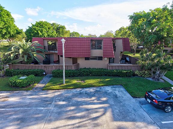 2nd image of 8099 Severn Dr APT A