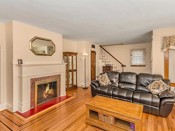 5th image of 1855 Westervelt Ave