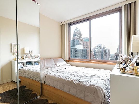 3rd image of 235 E 40th St APT 21H