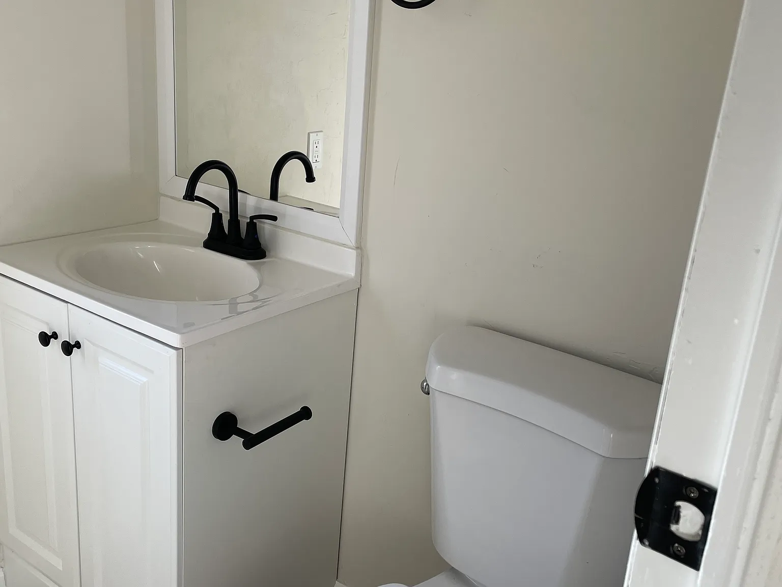 3 bed, 1180 sqft, $1,900 — Photo 4