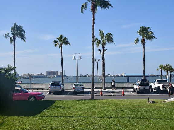 4th image of 5513 Shore Blvd S