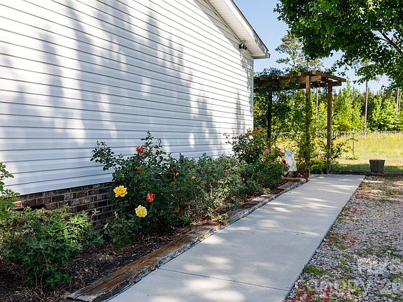 4th image of 1283 Countryside Dr