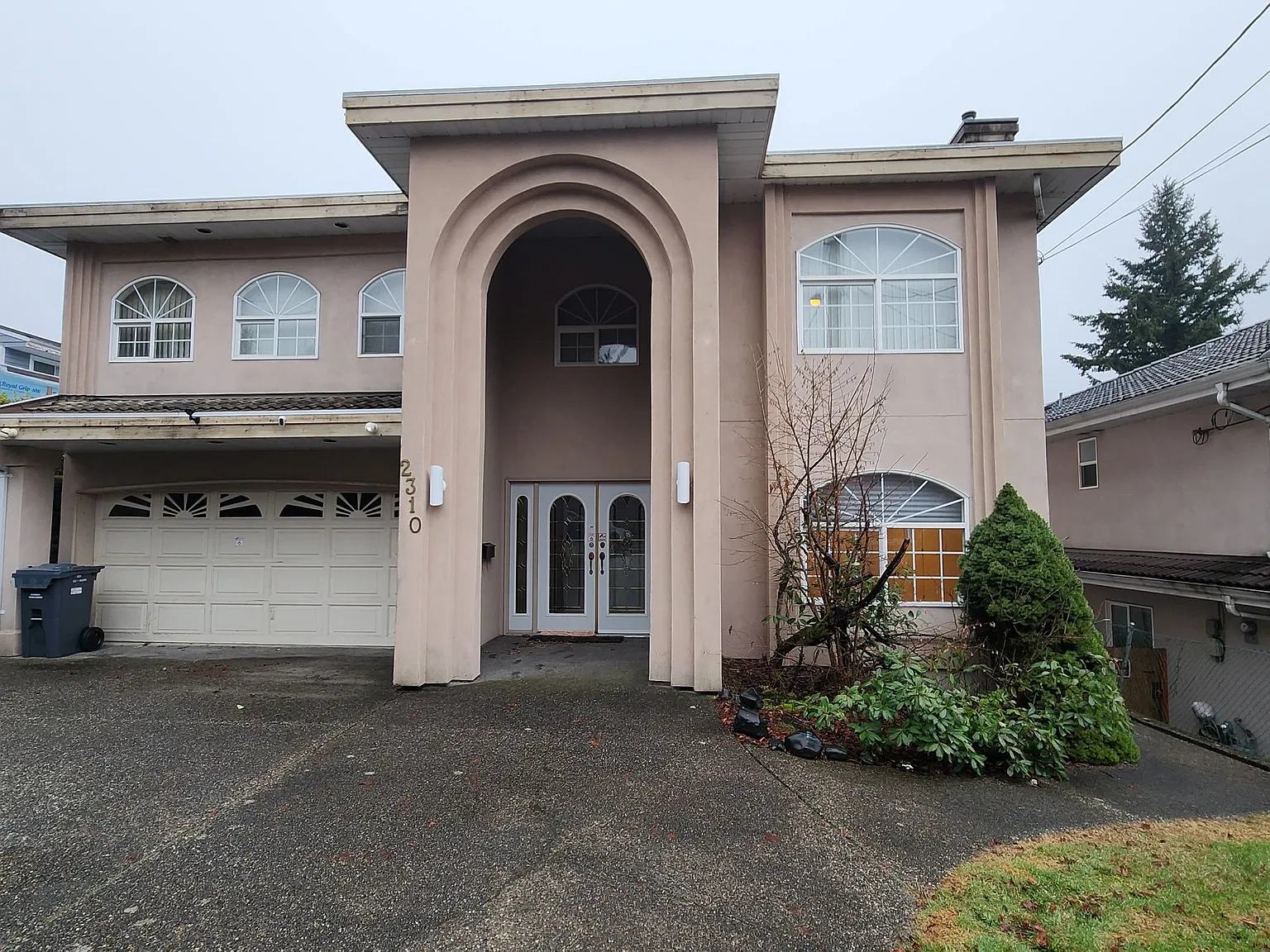 3 bed, 1211 sqft, $2,495 — Photo 1