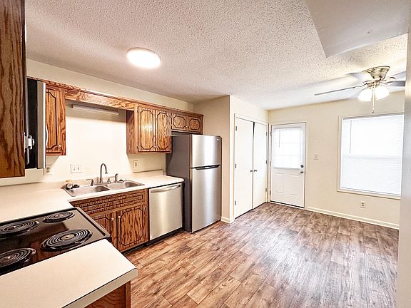 3rd image of 108 Coyote Ct APT 6