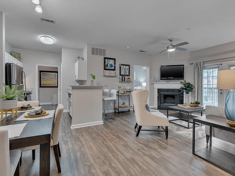 Weston Reserve Apartments — Photo 43