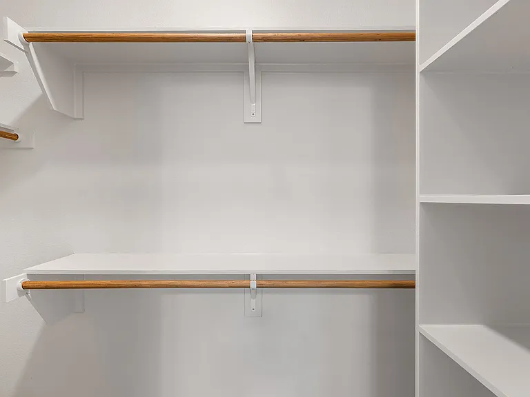 B2 Closet B2 Closet