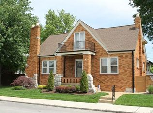 5343 Sunshine Dr, Saint Louis, MO 63109