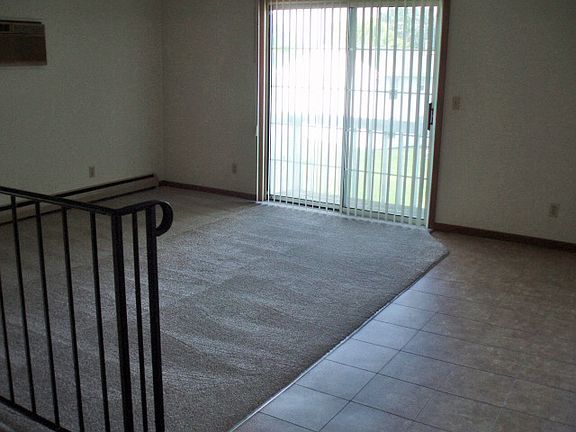 2nd image of 351 Stratford Way APT 4
