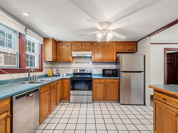 5th image of 515 Lake Ave