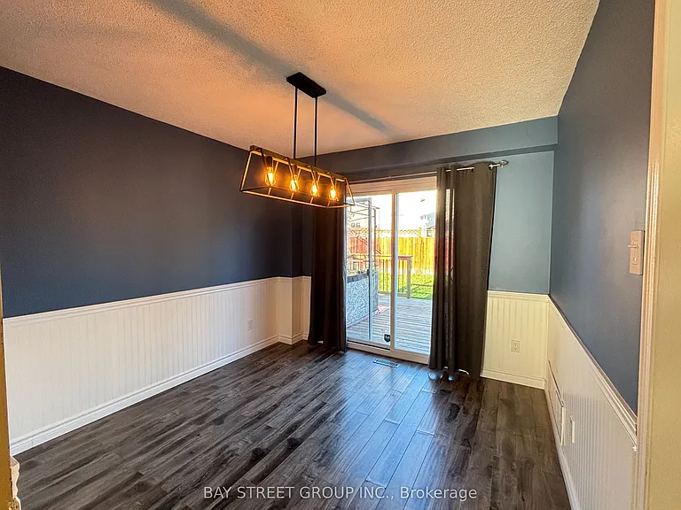 27 Lindsay Ct — Photo 6