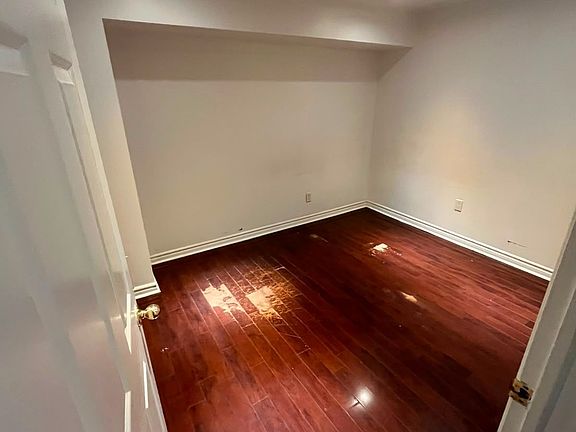 5th image of 2027 Davenport Rd