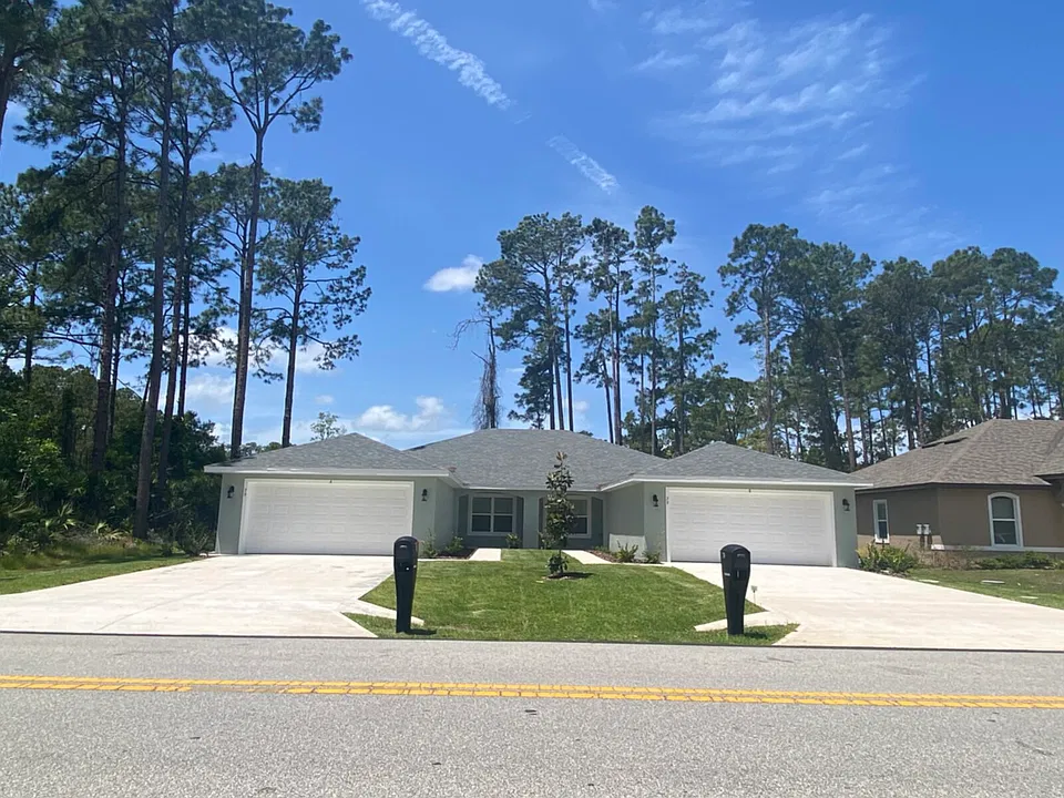 79 Bird Of Paradise Dr #B