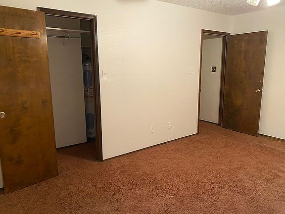 5th image of 706 E Aspen St