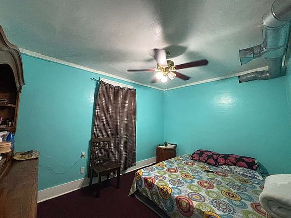 4th image of 2652 Belmont St #3
