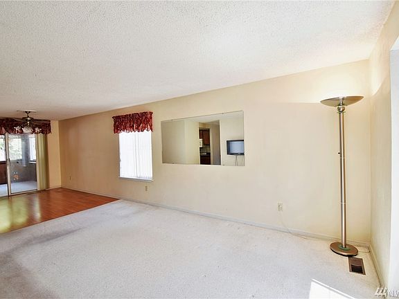 3rd image of 3475 Foxwood Dr SE