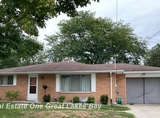 2426 Whitemore Pl, Saginaw, MI 48602
