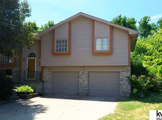 3405 Montreal Cir, Bellevue, NE 68123