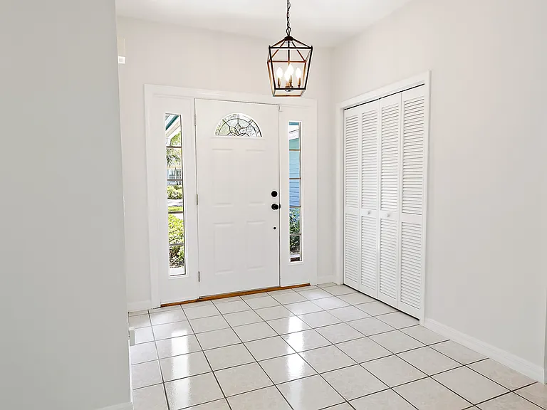 410 Arrowhead Trl — Photo 3