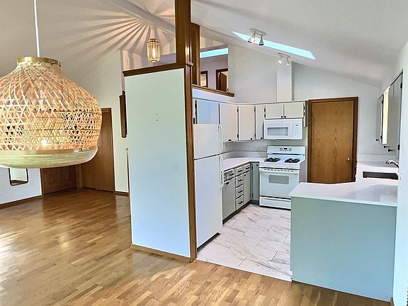 3rd image of 10021 99th St SW