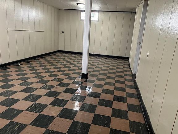 2nd image of 2903 Seneca Ave #1