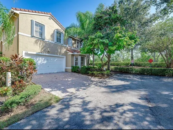 1125 Butternut Ln, Hollywood, FL 33019