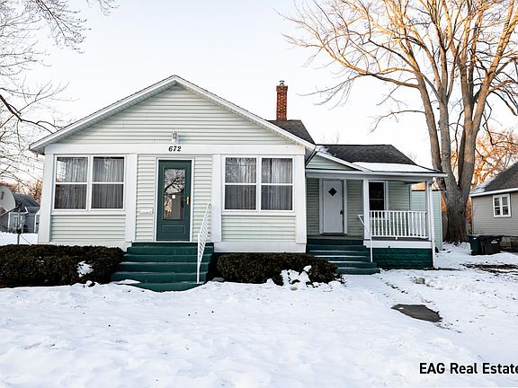 2nd image of 672 E Isabella Ave