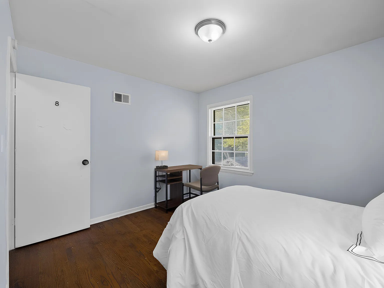 4 bed, 4.0 bath, 2656 sqft, $693 — Photo 2
