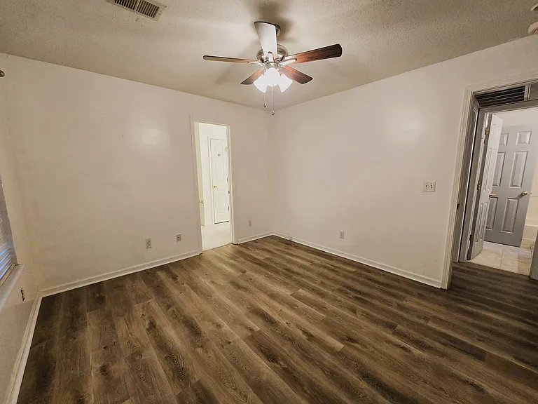 6972 N Olive St — Photo 11