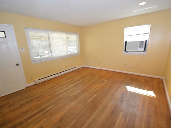 3rd image of 1907 Capps St