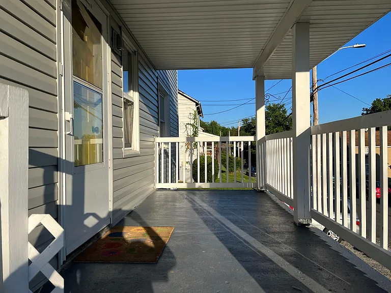 100 Campbell Ave — Photo 7