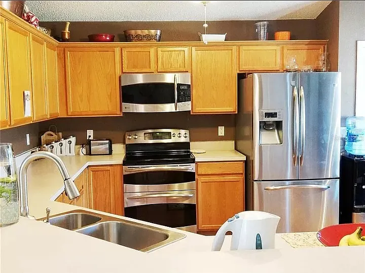 919 Devon Creek Rd — Photo 4