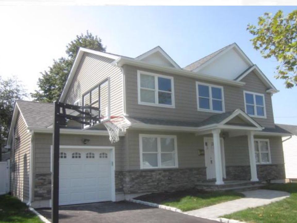 2nd image of 10 Whitman Ave