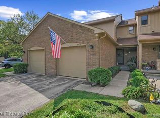645 Tennyson #124, Rochester, MI 48307