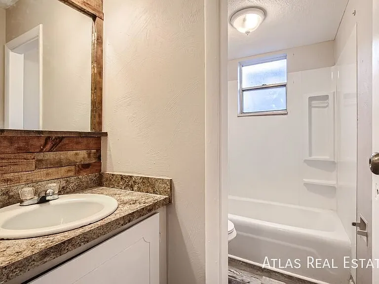 331 N Columbine St #A — Photo 7