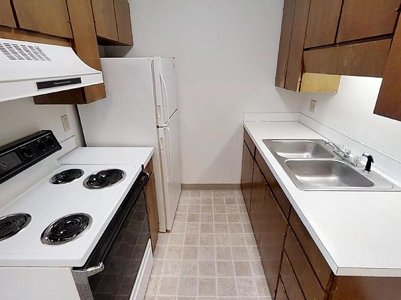 2nd image of 505 8th St Unit 10