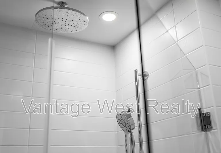 3389 Lakeshore Rd #210 — Photo 29