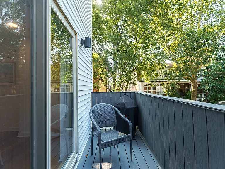 Poplar St — Photo 11