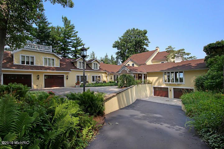 1st image of 359 Waukazoo Dr