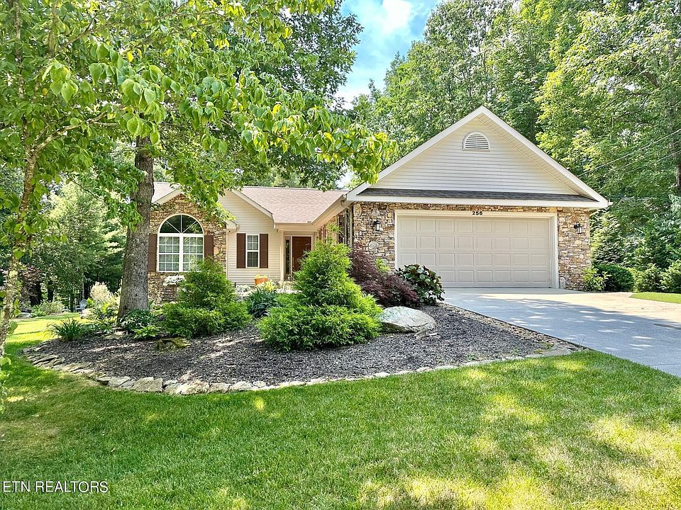 1st image of 256 Saint George Dr