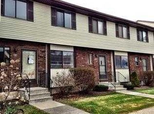 33 Robin Brook Dr, Newington, CT 06111