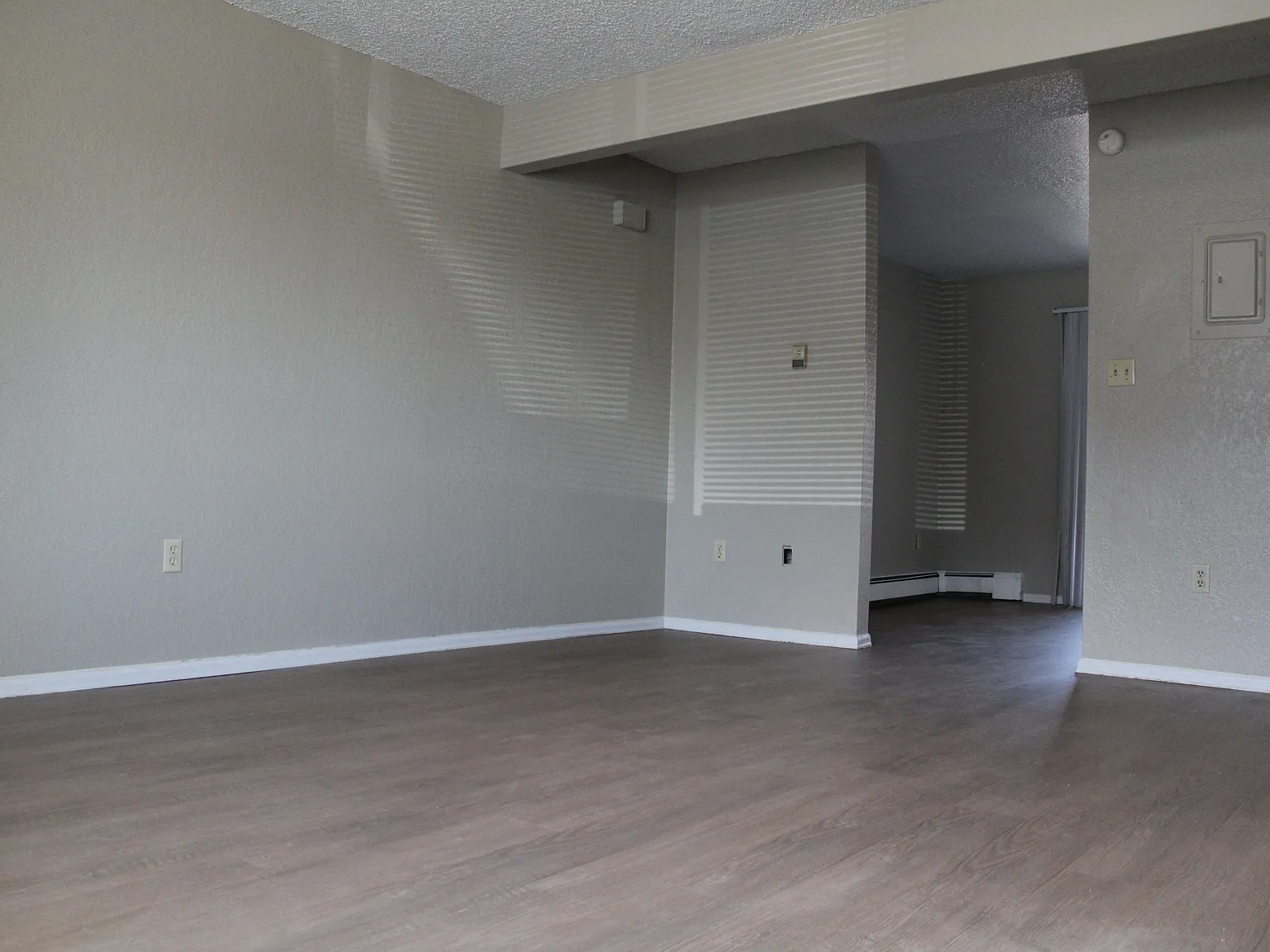 HH 2404 West Avenue # 3 - 3 — Photo 2