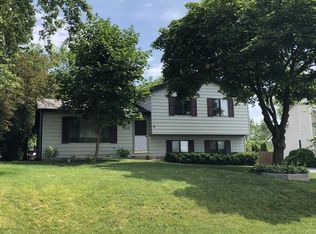 2112 Old Elm Rd, Lindenhurst, IL 60046