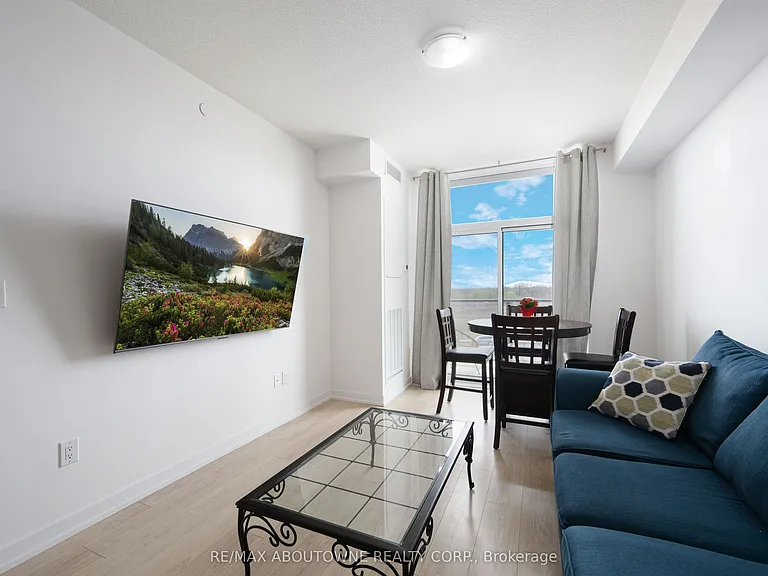 450 Dundas St E #334 — Photo 16